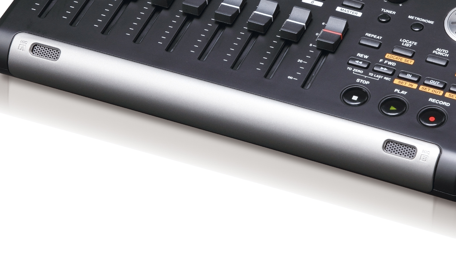 Built-in Microphones and Versatile Inputs for Multi-track Recording
